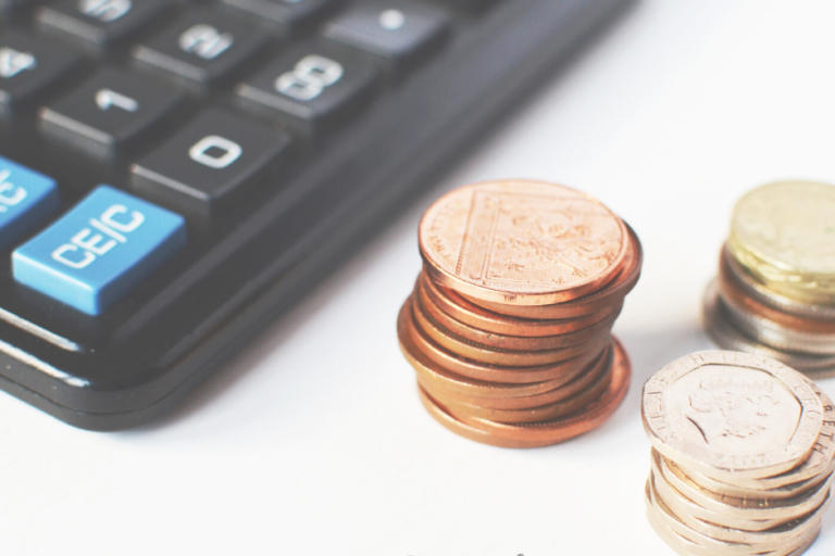 KON - koszty odzyskania należności, to rekompensata dla wierzyciela za opóźnienia w zapłacie wystawionych przez niego faktur.